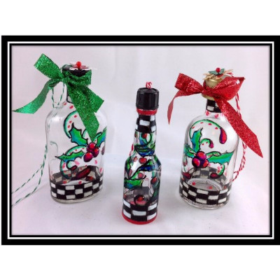 Holly and Ivy Whimsical Patterned Glass Ornament E-Pattern